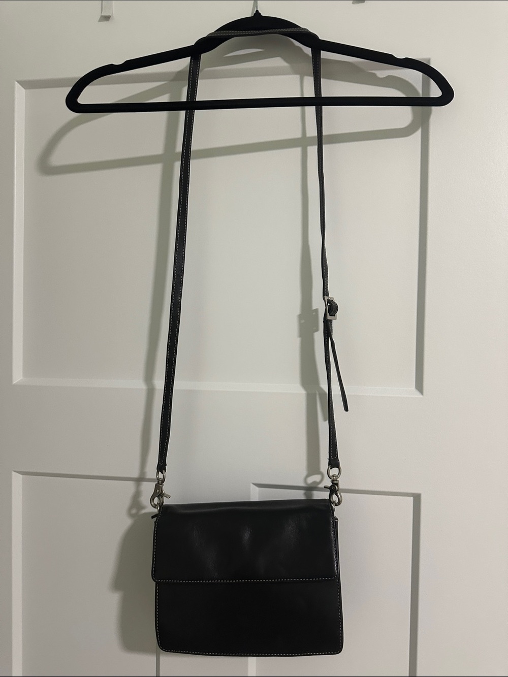 Levenger Black Leather Crossbody Bag with Contrast Stitching